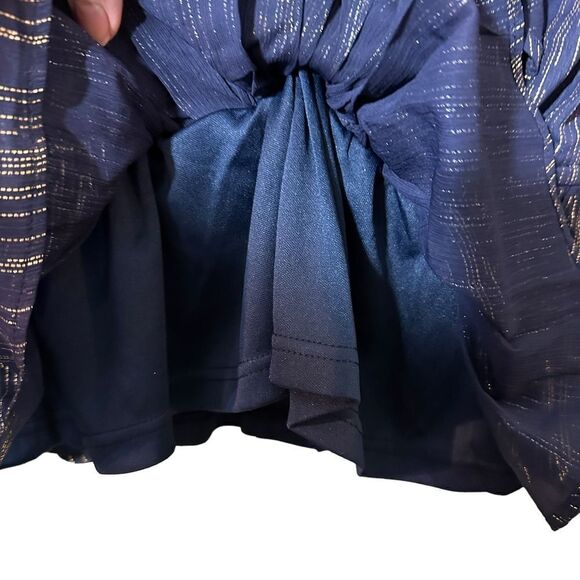 Vici Metallic Ruffled Blouse Size Medium - Picture 7 of 10